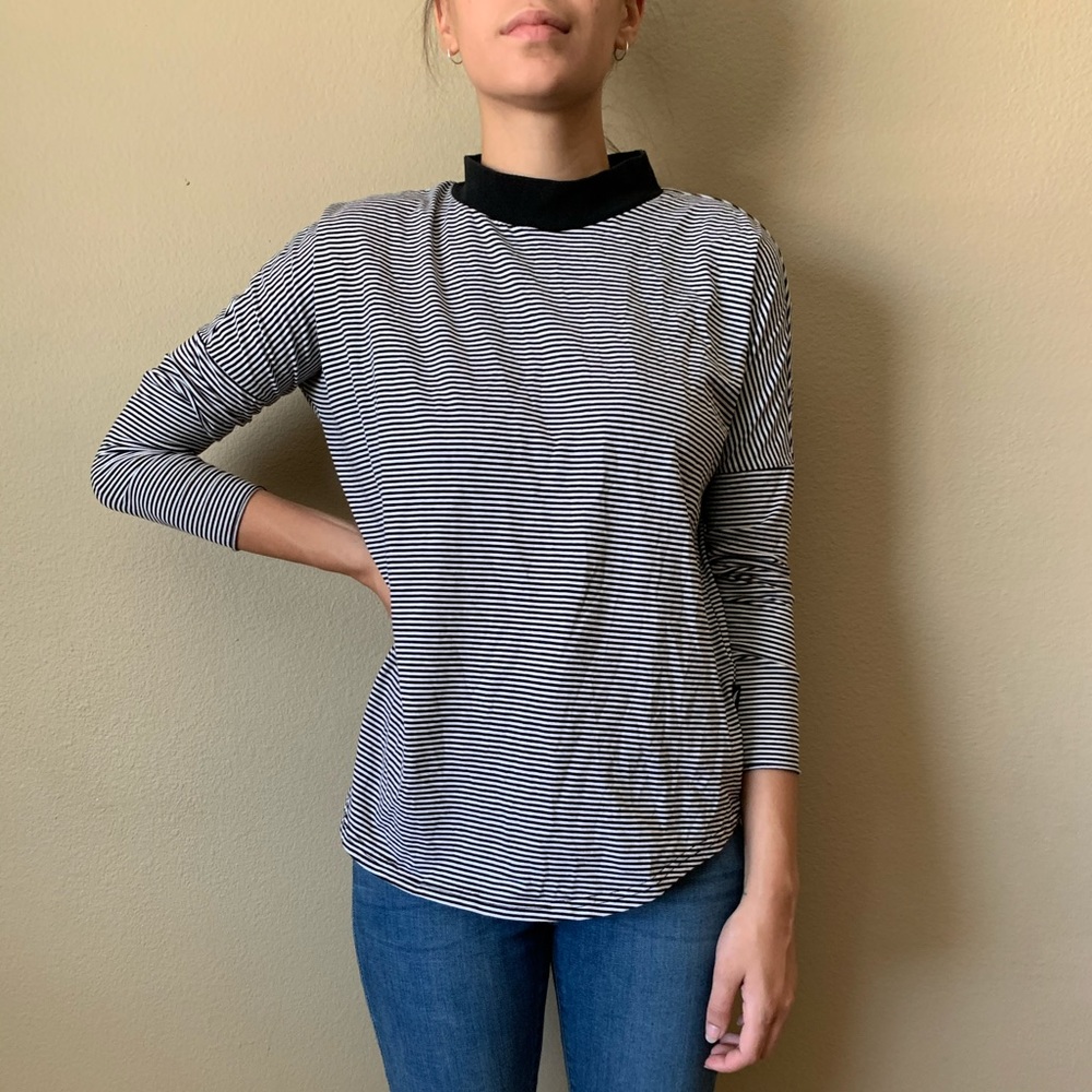 Publish B&W Mockneck LS Sz XS